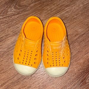 Children’s orange natives size C4